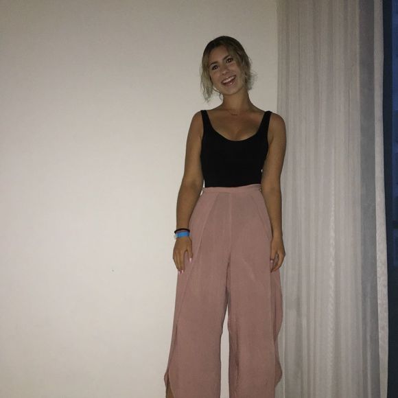 Meet your Posher, Joanne - Picture 1 of 1